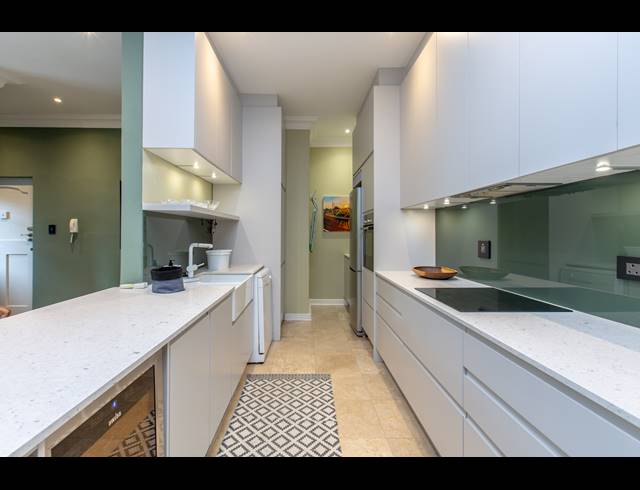 2 BEDROOM APARTMENT TO LET IN SEA POINT